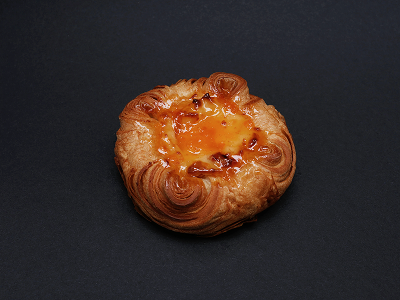 Ватрушка с абрикосом — Семейная пекарня Кривоноговых — Свежие круассаны и выпечка в Сочи